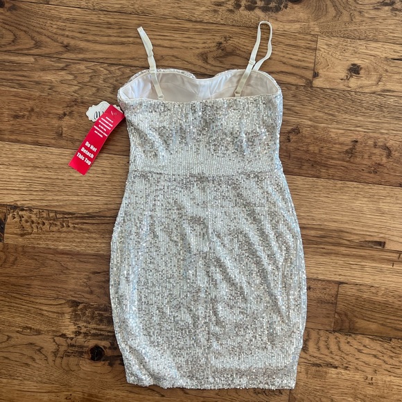 NWT! Sequin Champagne & Silver Mini Dress M - Picture 4 of 9
